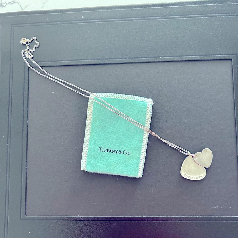 Auethentic vintage Tiffany & Co Sterling Silver Double Heart Tag Necklace